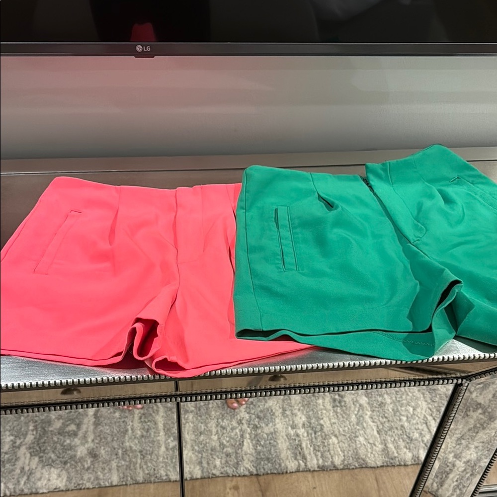 High-Waist Colorblock Casual Shorts in Coral Pink and Kelly Green